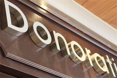 門頭招牌的發光字